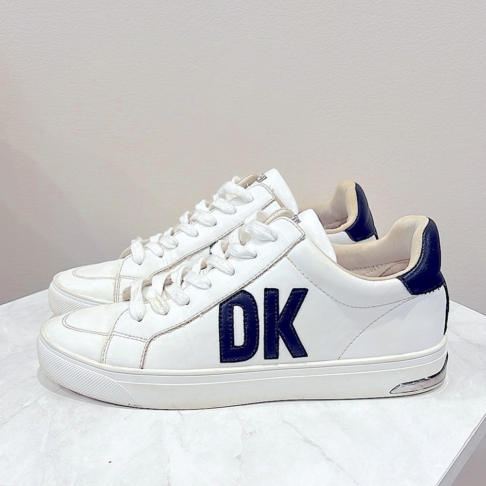 🔥DKNY White and Black Men's Sneakers🔥